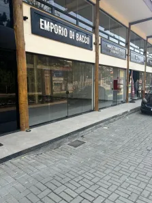 Loja / Salão / Ponto Comercial para alugar, 80m² no Centro, Nova Friburgo