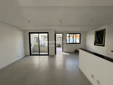 Sobrado com 3 Quartos à venda, 134m² no , Holambra