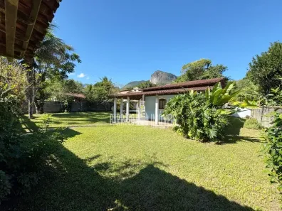Fazenda / Sítio / Chácara com 4 Quartos à venda, 720m² no Centro, Cachoeiras de Macacu