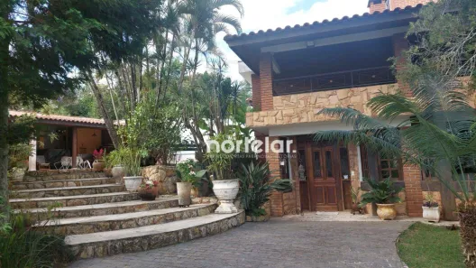 Casa de Condomínio com 4 Quartos para venda ou aluguel, 550m² no Cumbari, Mairiporã