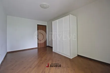 Casa com 3 Quartos para alugar, 286m² no Jardim Social, Curitiba