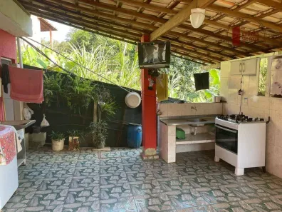 Fazenda / Sítio / Chácara com 3 Quartos à venda, 2000m² no , Araçariguama