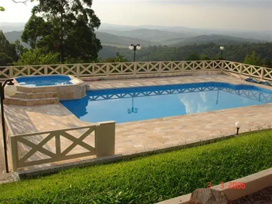 Fazenda / Sítio / Chácara com 5 Quartos à venda, 600m² no Centro, Jarinu