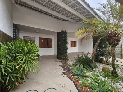 Casa com 5 Quartos para alugar, 273m² no Santa Mônica, Feira de Santana