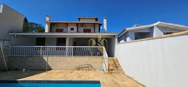 Casa com 3 Quartos para venda ou aluguel, 362m² no Vila Santista, Atibaia