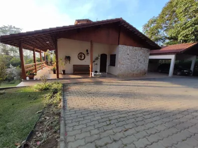 Fazenda / Sítio / Chácara com 3 Quartos à venda, 248m² no Chácaras Bartira, Embu das Artes