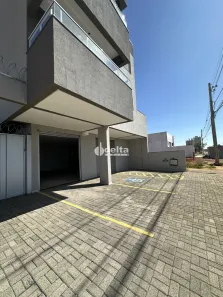 Loja / Salão / Ponto Comercial à venda, 74m² no Novo Mundo, Uberlândia