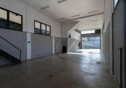Galpão / Depósito / Armazém para venda ou aluguel, 432m² no Centro, Santo André
