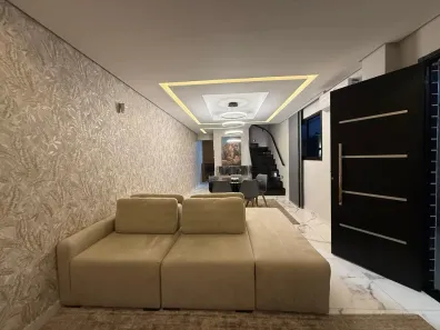 Sobrado com 4 Quartos à venda, 161m² no Guilhermina, Praia Grande