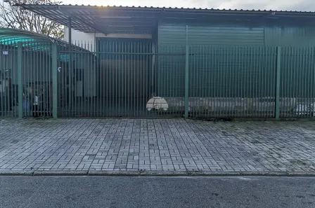 Galpão / Depósito / Armazém à venda, 390m² no São Gabriel, Colombo