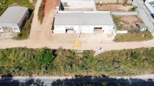 Galpão / Depósito / Armazém para venda ou aluguel, 720m² no Fernão Dias, Esmeraldas
