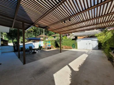 Casa com 4 Quartos à venda, 200m² no Castelanea, Petrópolis