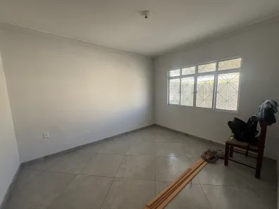 Casa com 2 Quartos para alugar, 200m² no Moquetá, Nova Iguaçu