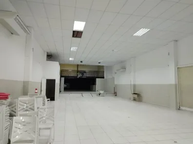Galpão / Depósito / Armazém para alugar, 670m² no Centro, Belford Roxo