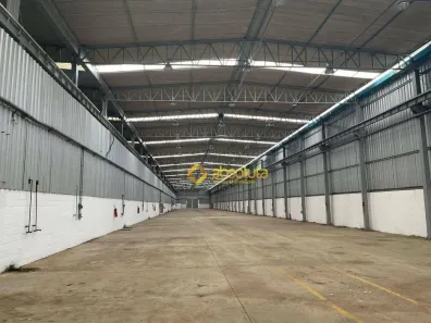Galpão / Depósito / Armazém para alugar, 10000m² no Centro, Escada