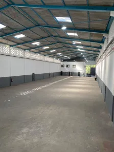 Galpão / Depósito / Armazém com 3 Quartos para alugar, 1100m² no Jardim Henriqueta, Taboão da Serra