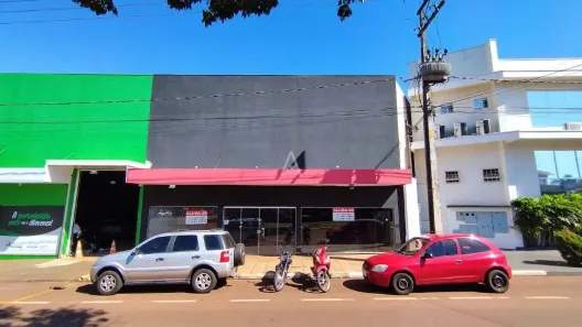 Conjunto Comercial / Sala para alugar, 262m² no Jardim Porto Alegre, Toledo
