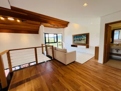 Casa de Condomínio com 4 Quartos à venda, 230m² no Recanto Araucária, Campos do Jordão