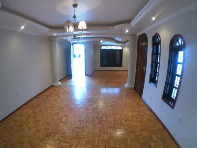 Casa com 3 Quartos para alugar, 200m² no São Cristóvão, Criciúma
