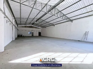 Galpão / Depósito / Armazém para alugar, 270m² no Velha Central, Blumenau