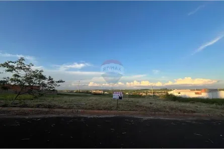 Terreno / Lote / Condomínio à venda, 160m² no , Cravinhos