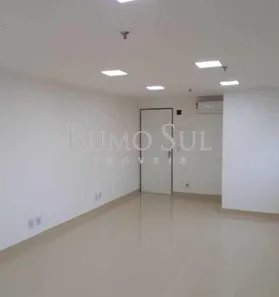 Casa Comercial para alugar, 124m² no Jardim da Luz, Embu das Artes
