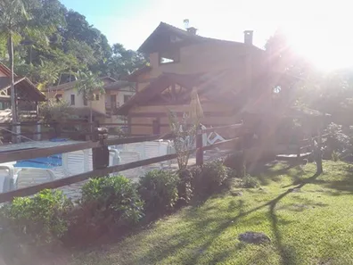Casa de Condomínio com 5 Quartos à venda, 320m² no , Resende