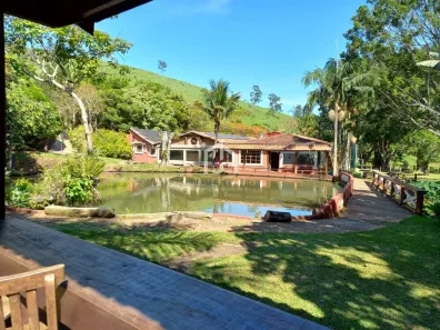 Fazenda / Sítio / Chácara com 2 Quartos à venda, 734m² no Estiva, Taubaté