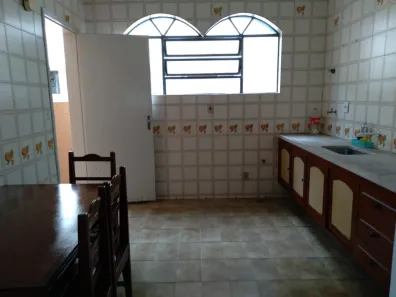 Apartamento com 3 Quartos para alugar, 60m² no Centro, Viçosa