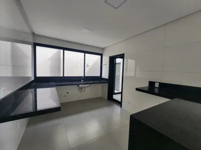 Casa de Condomínio com 3 Quartos à venda, 185m² no Jardins Nápoles, Senador Canedo