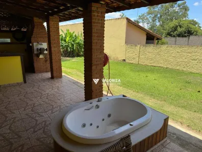 Fazenda / Sítio / Chácara com 3 Quartos à venda, 320m² no Chacara Santa Terezinha, Araçoiaba da Serra