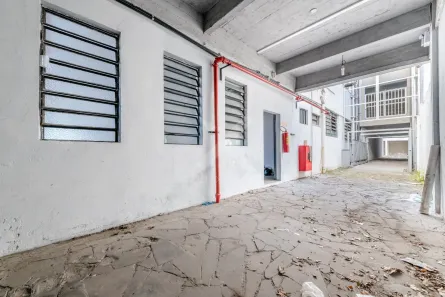 Galpão / Depósito / Armazém para venda ou aluguel, 2500m² no Navegantes, Porto Alegre
