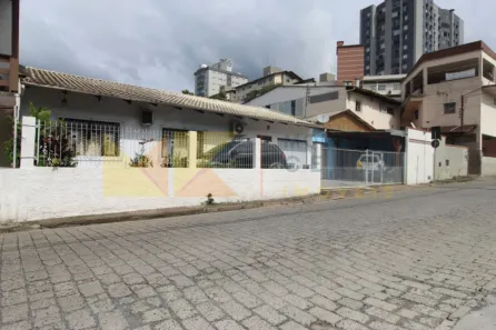 Galpão / Depósito / Armazém com 3 Quartos à venda, 249m² no Água Verde, Blumenau