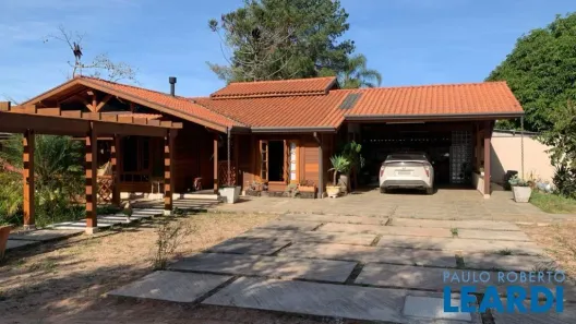 Fazenda / Sítio / Chácara com 2 Quartos à venda, 250m² no Taboão, Mogi das Cruzes