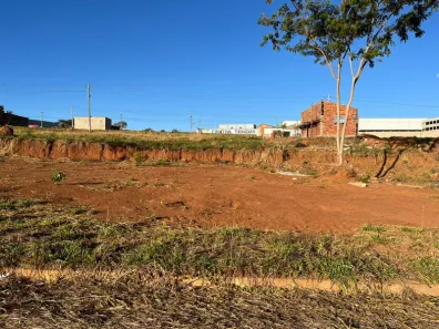 Terreno / Lote / Condomínio à venda, 240m² no Residencial Maria Monteiro, Trindade