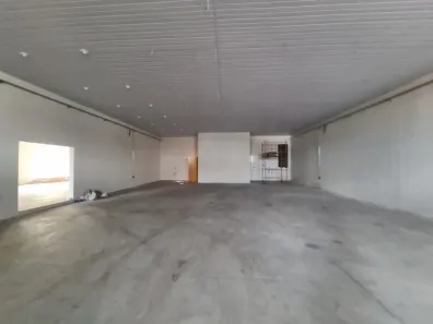 Loja / Salão / Ponto Comercial para alugar, 235m² no Jardim Apucarana, Apucarana