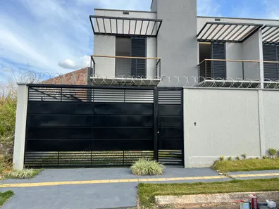 Sobrado com 3 Quartos à venda, 140m² no Residencial Boa Vista II, Senador Canedo