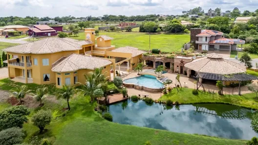 Casa de Condomínio com 4 Quartos à venda, 1100m² no Setor Central, Hidrolândia