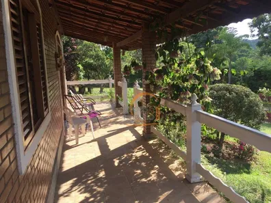 Fazenda / Sítio / Chácara com 3 Quartos à venda, 250m² no Condomínio Portal das Hortências, Atibaia