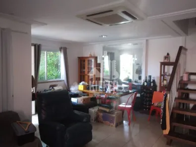 Casa de Condomínio com 4 Quartos à venda, 140m² no Badu, Niterói