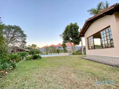 Fazenda / Sítio / Chácara com 5 Quartos à venda, 235m² no Carangola, Petrópolis