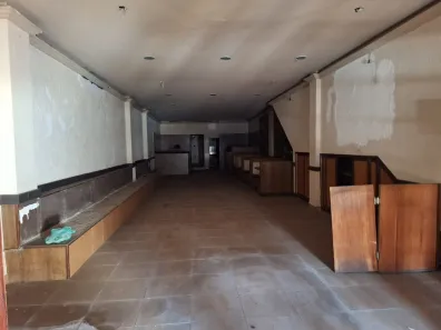 Loja / Salão / Ponto Comercial à venda, 180m² no Jardim Vinte e Cinco de Agosto, Duque de Caxias