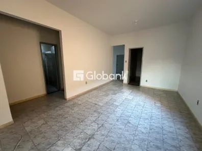 Casa com 3 Quartos para alugar, 105m² no Funcionários, Montes Claros
