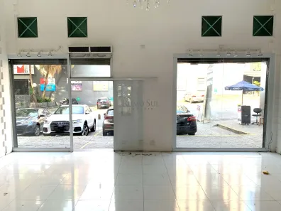 Loja / Salão / Ponto Comercial para alugar, 230m² no Vila Suzana, São Paulo