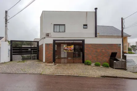 Sobrado com 3 Quartos à venda, 130m² no Santa Cândida, Curitiba