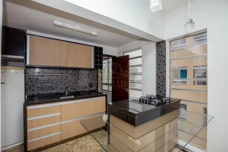 Apartamento com 2 Quartos para alugar, 52m² no Centro, Curitiba