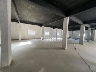 Galpão / Depósito / Armazém para alugar, 700m² no Vila Muqui, Teresópolis