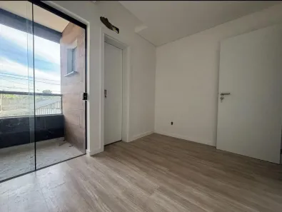 Sobrado com 2 Quartos à venda, 66m² no Ulysses Guimarães, Joinville
