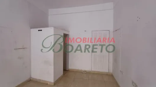 Loja / Salão / Ponto Comercial para alugar, 50m² no Jardim Zaira, Mauá