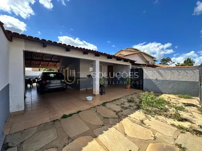 Casa de Condomínio com 3 Quartos à venda, 211m² no Região dos Lagos, Brasília
